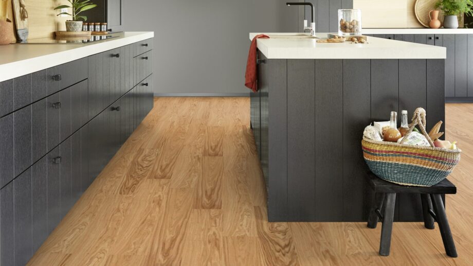 Parquet Tarkett, Viva, Oak, 1-strip, 4 sides bevelled, brushed, Proteco Natura mat lacquer