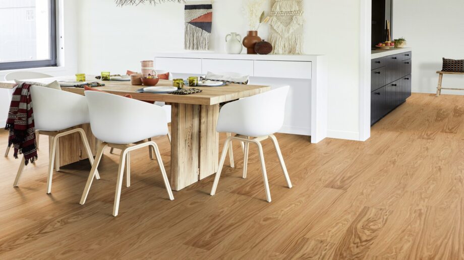 Parquet Tarkett, Viva, Oak, 1-strip, 4 sides bevelled, brushed, Proteco Natura mat lacquer