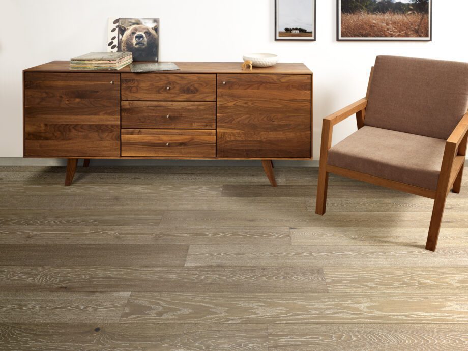 Parquet Oak, Grande Tartufo, 1-strip, beveled, brushed, stained, matt lacquer