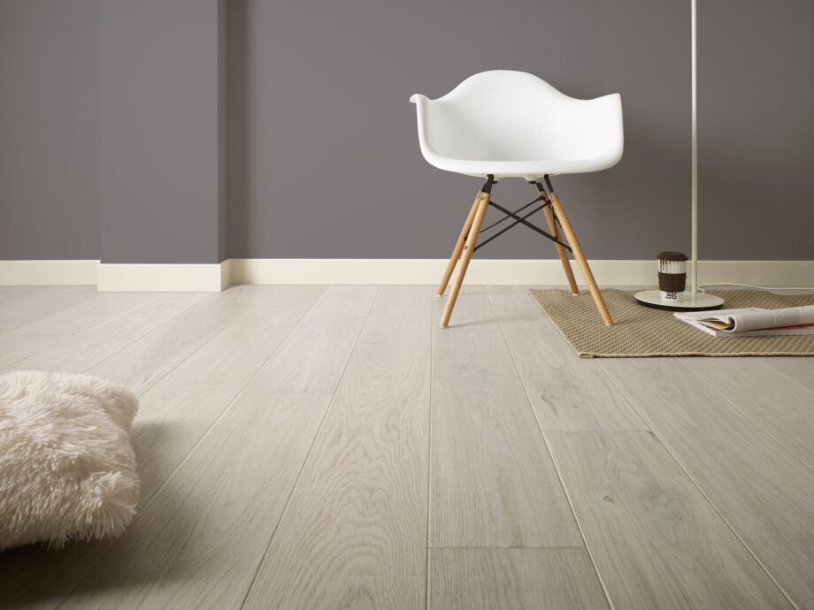 Parquet Oak, Grande Cappuccino, 1-strip, beveled, brushed, stained, matt lacquer