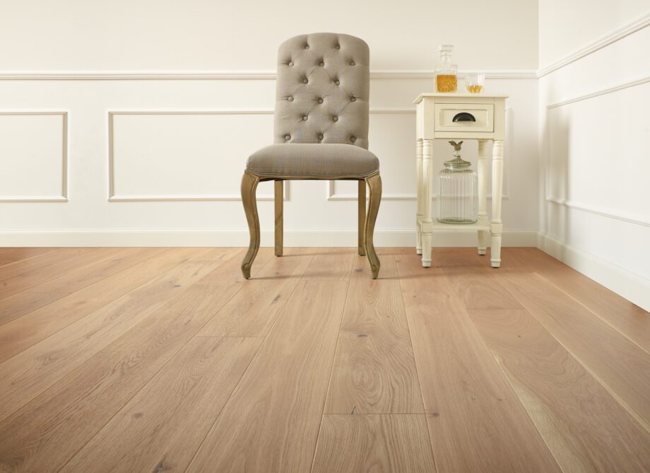 Parquet Oak, Grande Banana Song, 1-strip, beveled, brushed, stained, matt lacquer