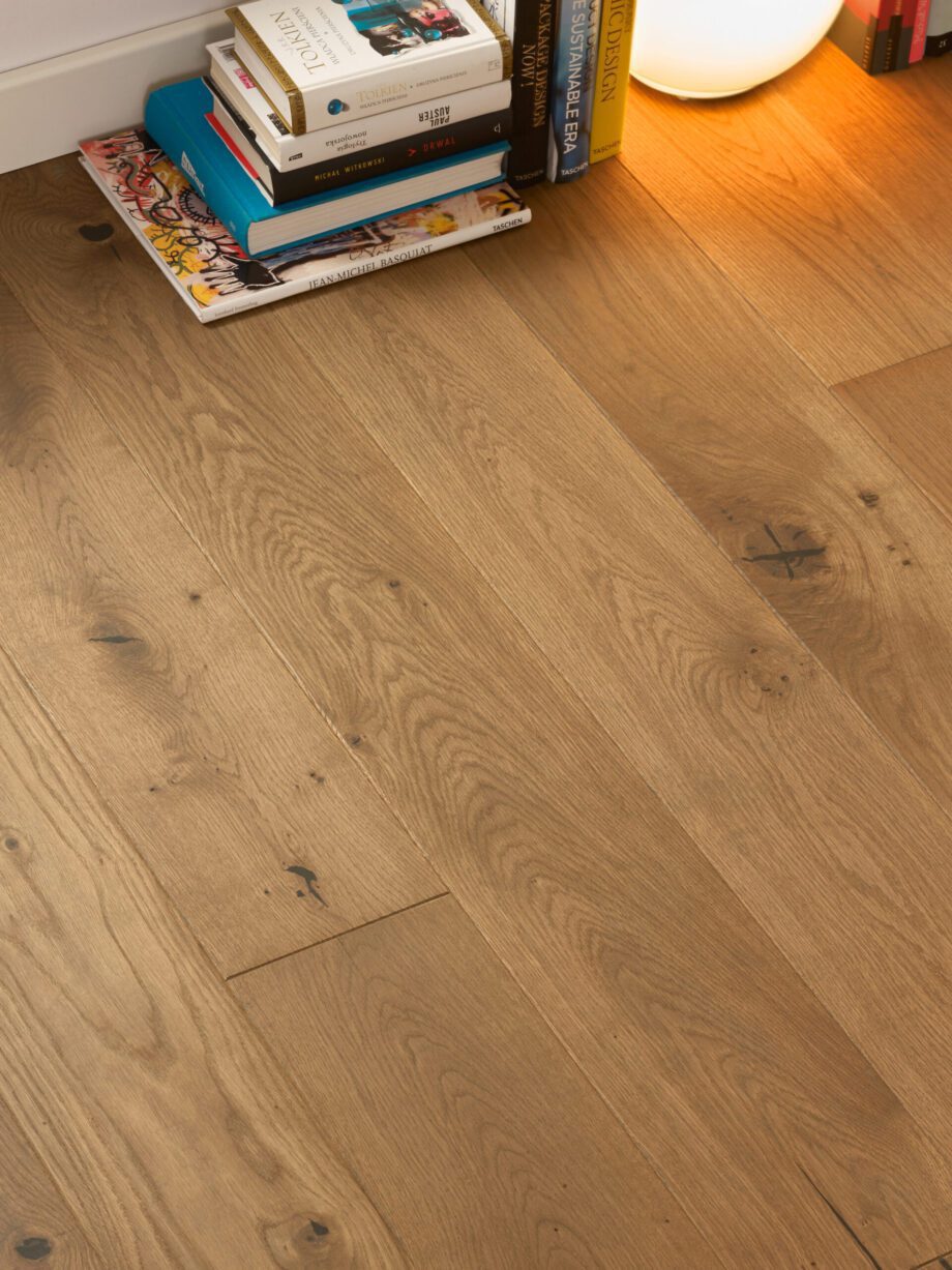 Parquet Oak, Grande Toffee, 1-strip, beveled, brushed, stained, natural oil