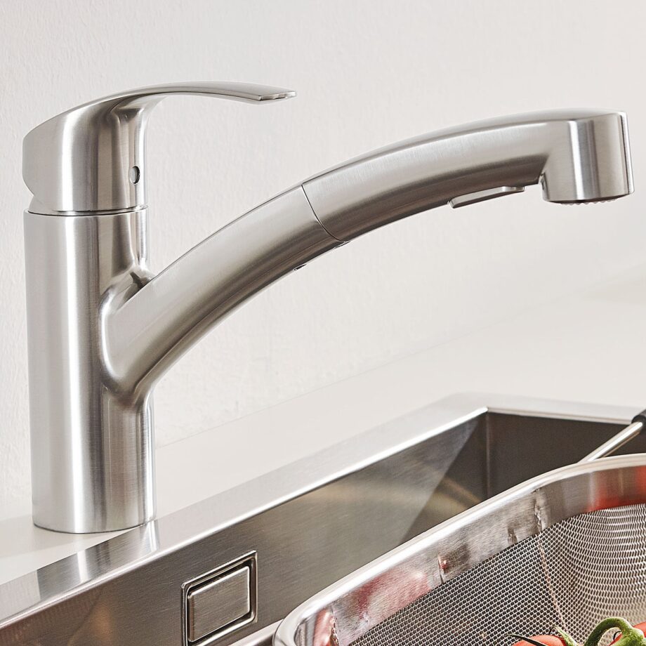 Single Lever Kitchen Mixer with Pull-Out Spray Grohe Eurosmart OHM, supersteel