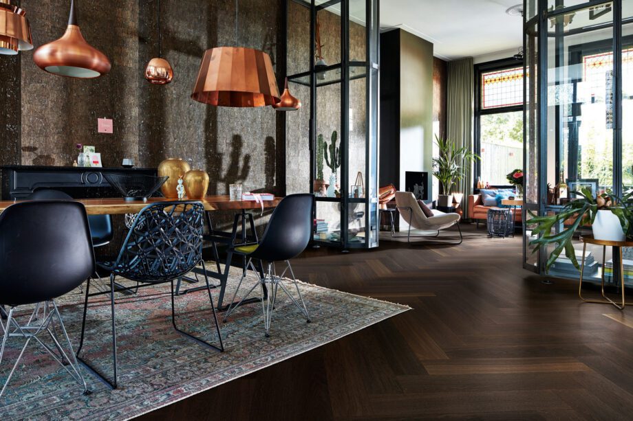 Parquet Meister Harmonious Smoked Oak, brushed, 1-strip, matt lacquered PS500 Herringbone