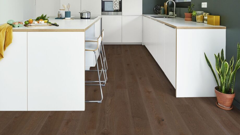 Parquet Tarkett, Shade, Oak Italian Brown Plank, 1-strip, brushed, 2 sides bevelled, Proteco Natura mat lacquer