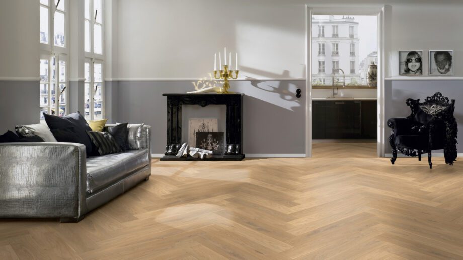 Parquet Oak, ter Hürne, raw oak herringbone, brushed, beveled, extra matt lacquered