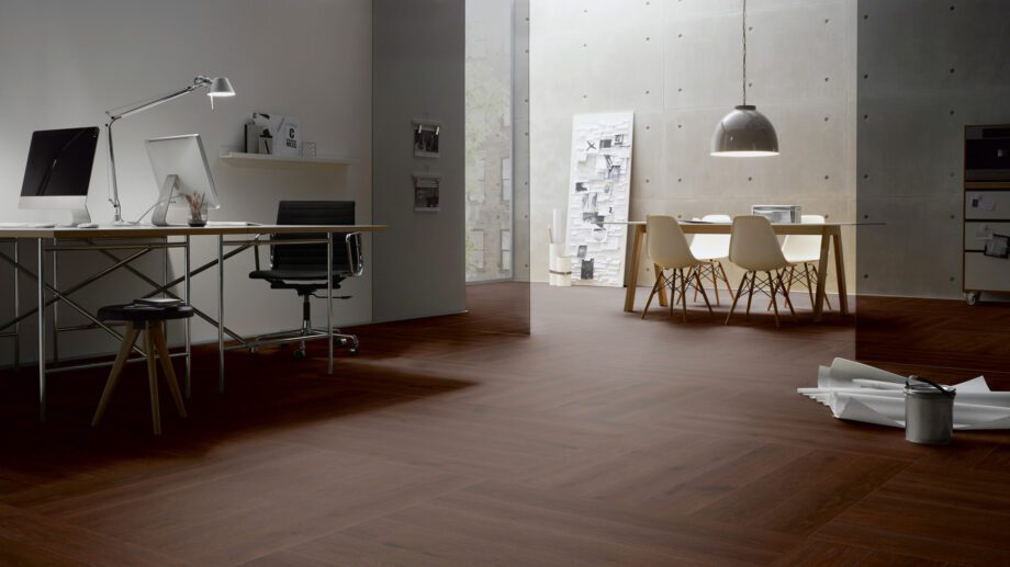 Parquet Oak, ter Hürne, Oak red brown, brushed, beveled, extra matt lacquered