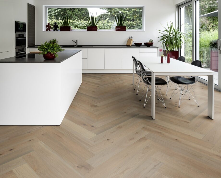 Parquet Oak, ter Hürne, Oak sand brown, herringbone, brushed, beveled, natural oil-treated