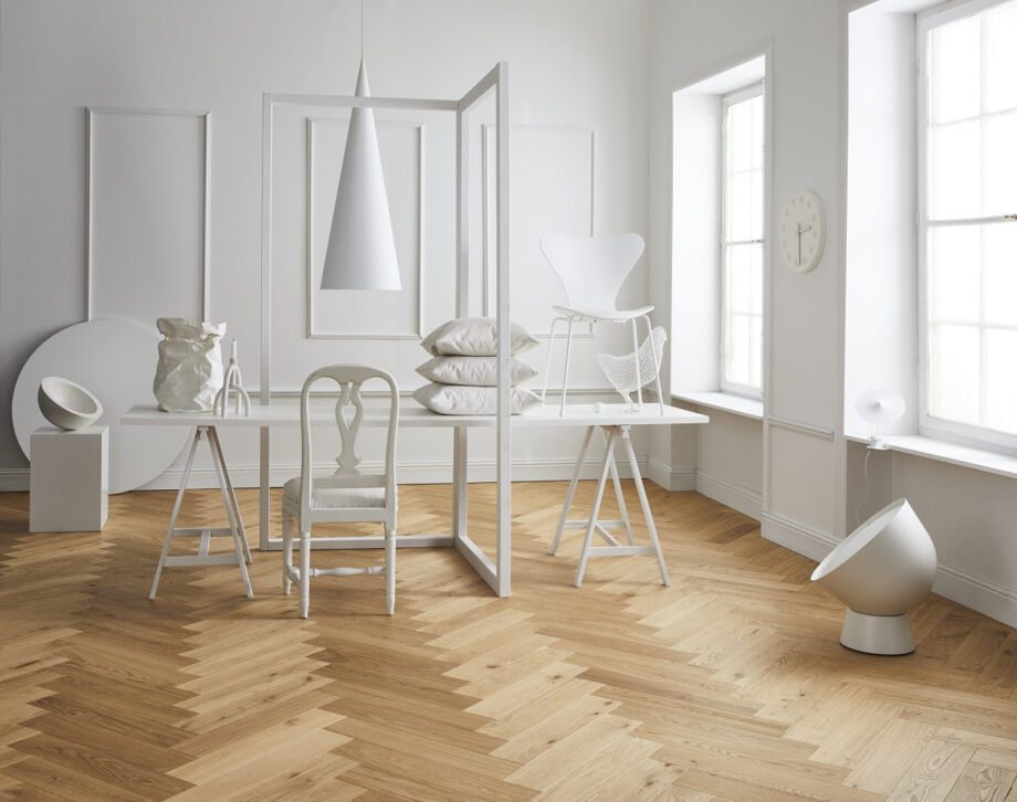 Herringbone parquet oak, Tarkett, Segno Oak, brushed, beveled, hardwax oil, left modular