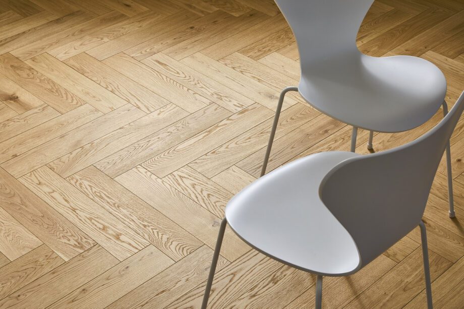 Herringbone parquet oak, Tarkett, Segno Oak, brushed, beveled, hardwax oil, left modular