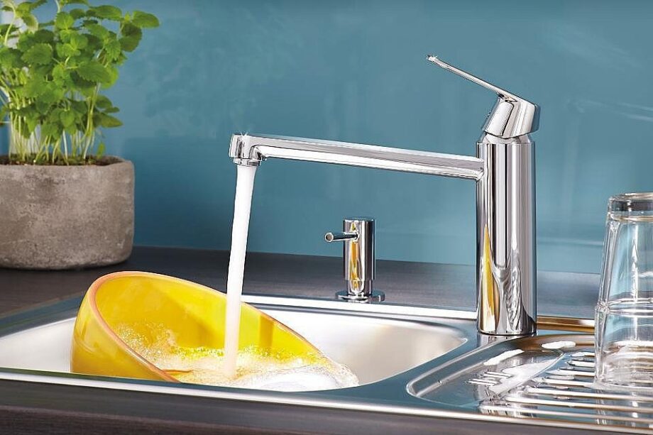 Single lever kitchen mixer Grohe Eurosmart Cosmopolitan, chrome – view 3 Single lever kitchen mixer Grohe Eurosmart Cosmopolitan, chrome – 3