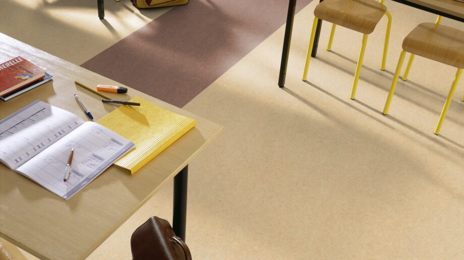 Linoleum floor Gerflor Marmorette 0040 Light Sahara