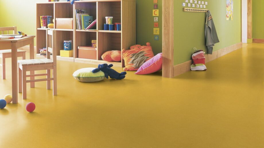 Linoleum floor Gerflor Colorette 0001 Banana Yellow – view 5 Linoleum floor Gerflor Colorette 0001 Banana Yellow – 5