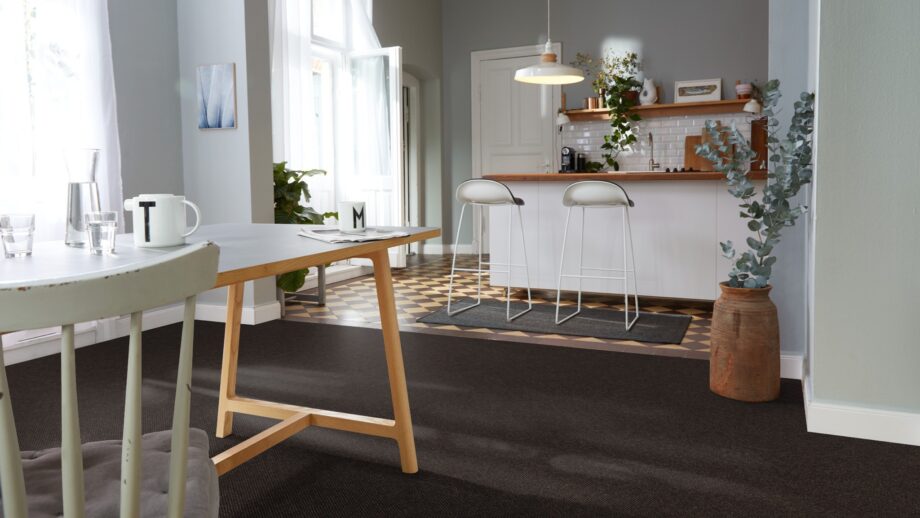 Carpet flooring Tretford Interland 590 Coffee Bean