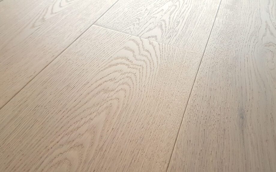 Parquet Oak Rustical 1-strip beveled brushed white oiled 148mm