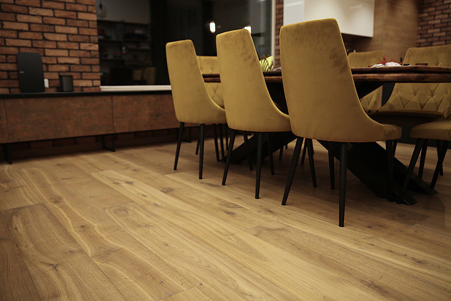 Oak Floorboards Country 2-layer beveled and oiled – 2