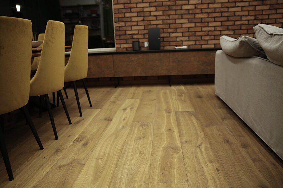 Oak Floorboards Country 2-layer beveled and oiled – view 3 Oak Floorboards Country 2-layer beveled and oiled – 3