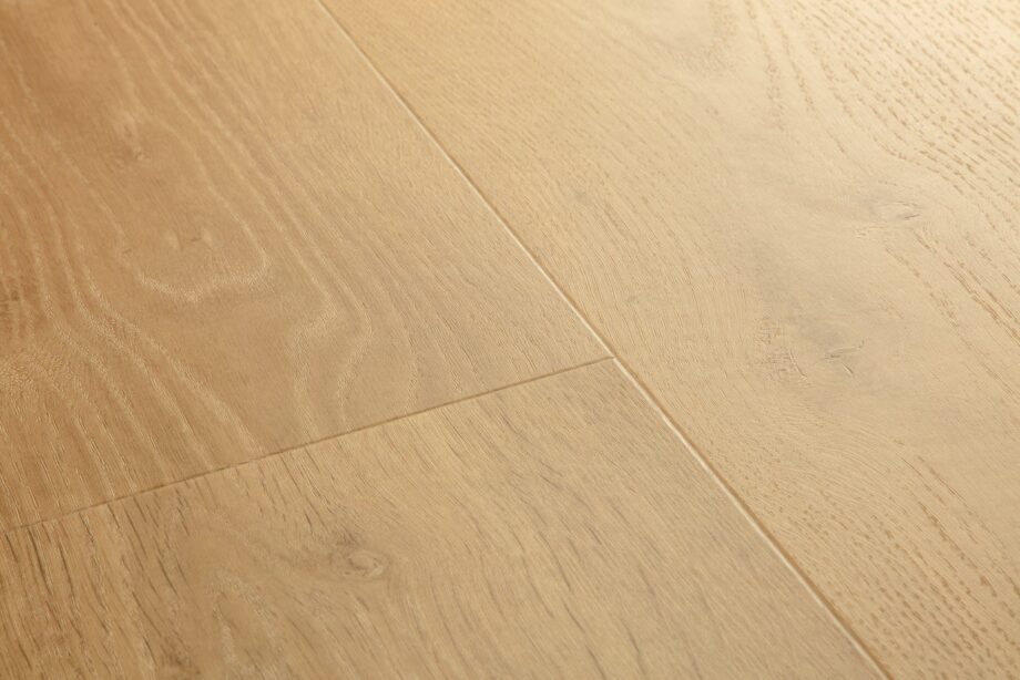 vinuulparkett-quick-step-bloom-elegant-oak-natural Vinüülparkett Quick-Step Bloom Elegant Oak Natural. Naturaalne tamme toon ja disainilt rustikaalne tamme põrandalaud.