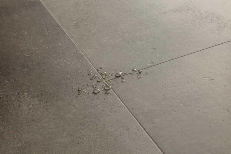 Vinyl floor tiles Quick-Step Illume Cloudy concrete – view 2 Vinyl floor tiles Quick-Step Illume Cloudy concrete – 2