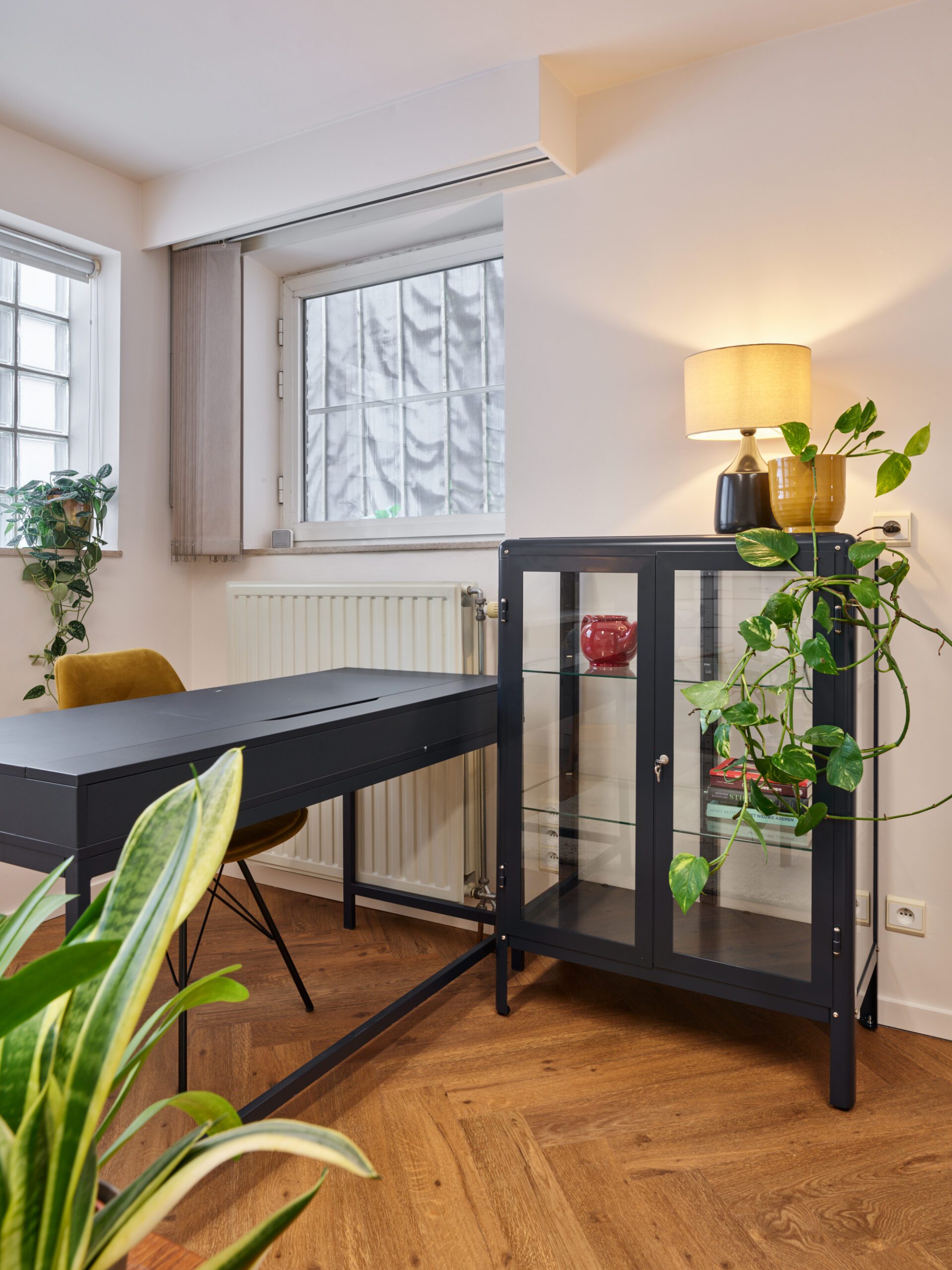 Liimitav kalasaba vinüülparkett Floorify Gluedown Large Ikura FG633
