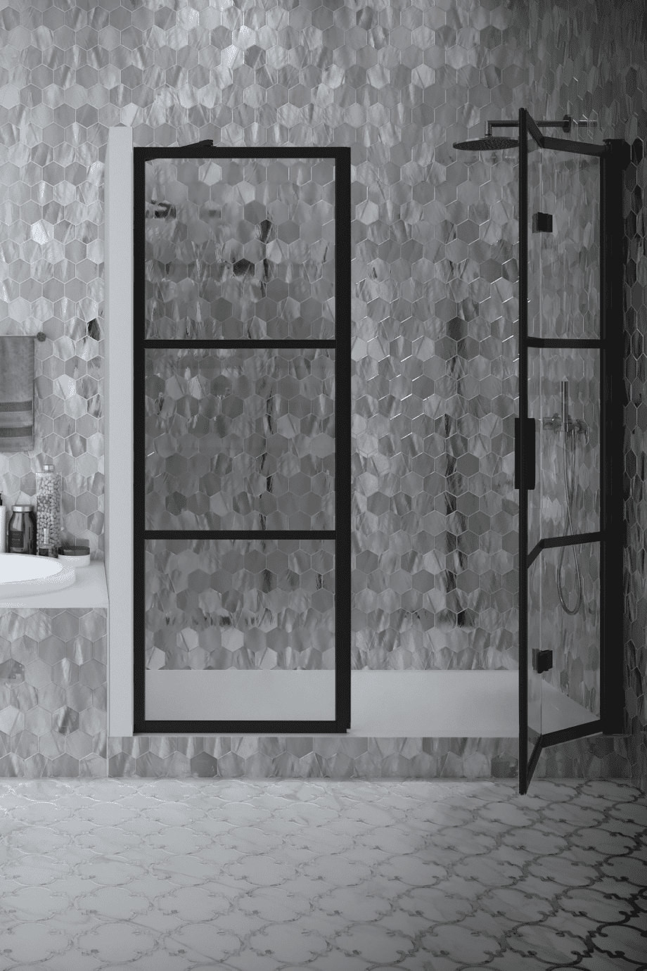Alcove shower screen Hietakari Bläk 824 Tokyo, Cocoa frame, grey tinted glass Alcove shower screen Hietakari Bläk 824 Tokyo, Cocoa frame, grey tinted glass