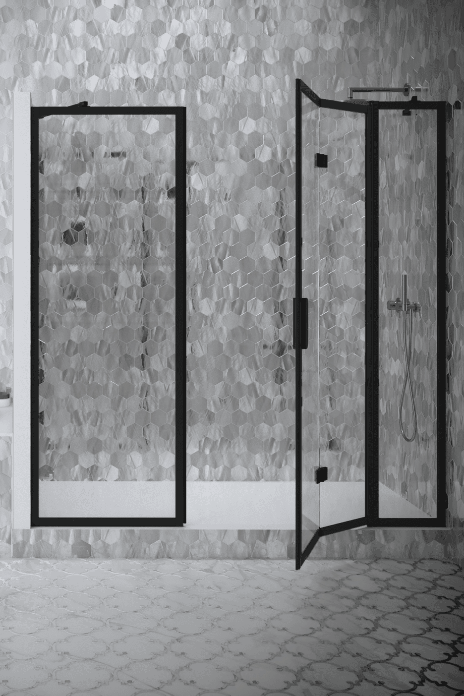 Alcove shower screen Hietakari Bläk 826 New York, white frame, satin frosted glass Alcove shower screen Hietakari Bläk 826 New York, white frame, satin frosted glass