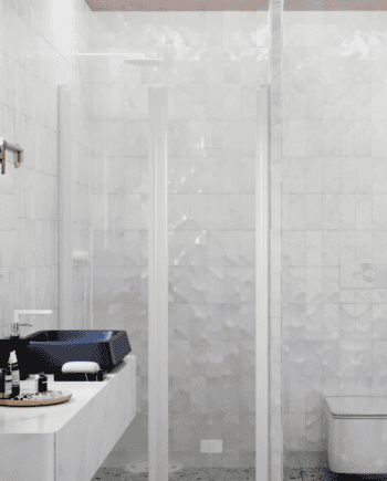 Alcove shower screen Hietakari Infinia 242, hinged door + folding door