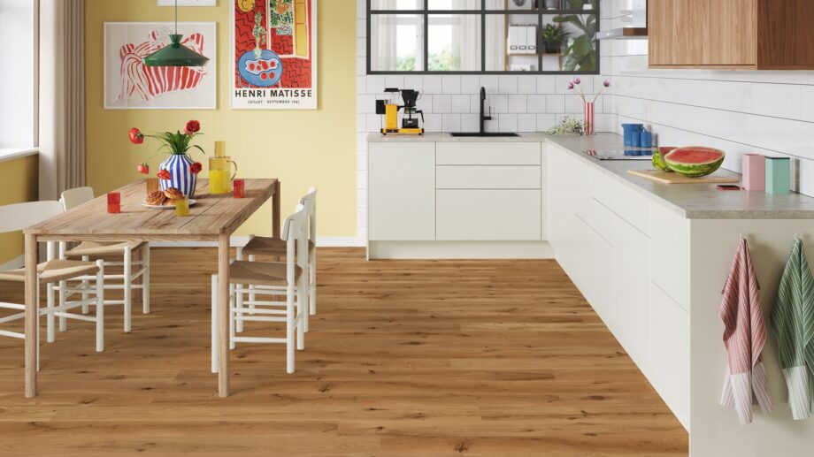 Parkett Tarkett, Heritage, Tamm, 1-lip, 2 külge mikrofaas, sügavharjatud, Protec 2 Tammeparkett Tarkett Heritage Oak köögis