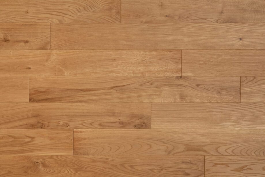 Põrandalaud tamm Rustical 150mm, 4 küljest faasitud, lihvitud, viimistlemata – vaade 2 Solid oak rustical floorboards 150mm, beveled 4 sides, sanded, unfinished – 2