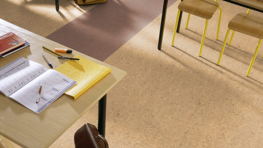 1700_11097_linoleumilattia-gerflor-marmorette-0070-rocky-brown