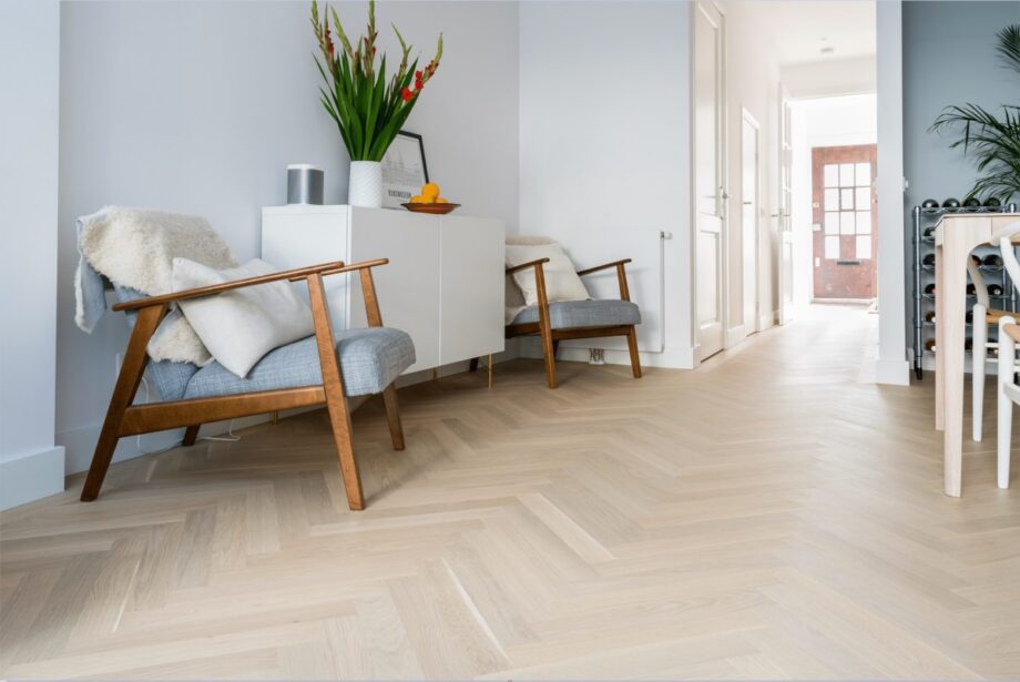 Herringbone parquet Monopark Oak Crema 45 B-Protect® – view 2 Herringbone parquet Monopark Oak Crema 45 B-Protect® – 2