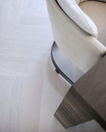 Herringbone parquet Bauwerk Monopark Oak Natur 15 Farina B-Protect® white matt lacquer