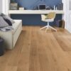 Parkett Tarkett, Shade, Tamm Nutmeg Plank XT, 1-lip, 2 külge mikrofaas, harjatud 5 Tammeparkett Tarkett Shade Nutmeg Plank XT kodukontoris