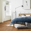 Parkett Tarkett, Shade, Tamm Almond TreS, 3-lip, harjatud, peits ja Proteco Natu 3 Tammeparkett Tarkett Shade Almond TreS magamistoas