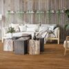 Parkett Tarkett, Shade, Tamm Almond TreS, 3-lip, harjatud, peits ja Proteco Natu 1 Tammeparkett Tarkett Shade Almond TreS elutoas