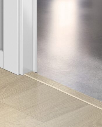 Incizo 5-in-1 transition profile Quick-Step Sea Breeze Oak Beige for rigid LVT vinyl (Alpha), 8x45x2000 mm