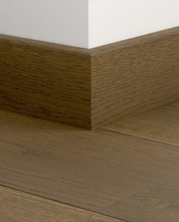 Water-resistant wooden skirting board Quick-Step Brown Vintage Oak Extra Matt for parquet, veneered, 16x80x2400 mm
