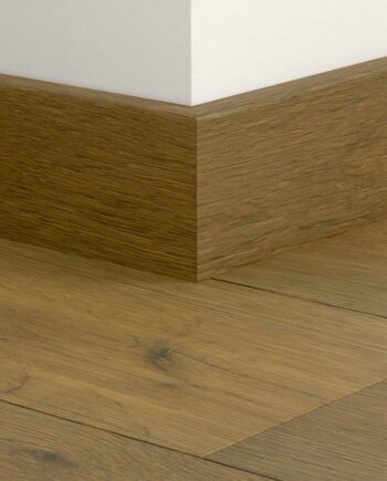 Water-resistant wooden skirting board Quick-Step White Cappuccino Oak Extra Matt for parquet, veneered, 16x80x2400 mm